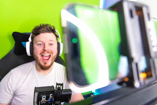 Streamer using Camo with phone mounted in foreground
